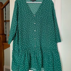 COPY - CAPSULE Size 22. Green/White drop waist tunic.